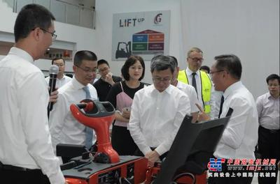 科技驅動，智造未來 廈門市長莊稼漢調研林德軟件研發，擘畫高質量發展新藍圖